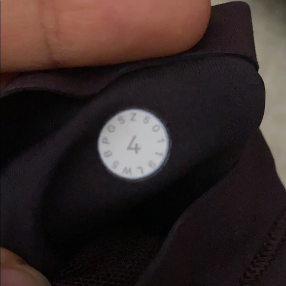 lululemon in movement everlux 7/8 leggings - Picture 7 of 7